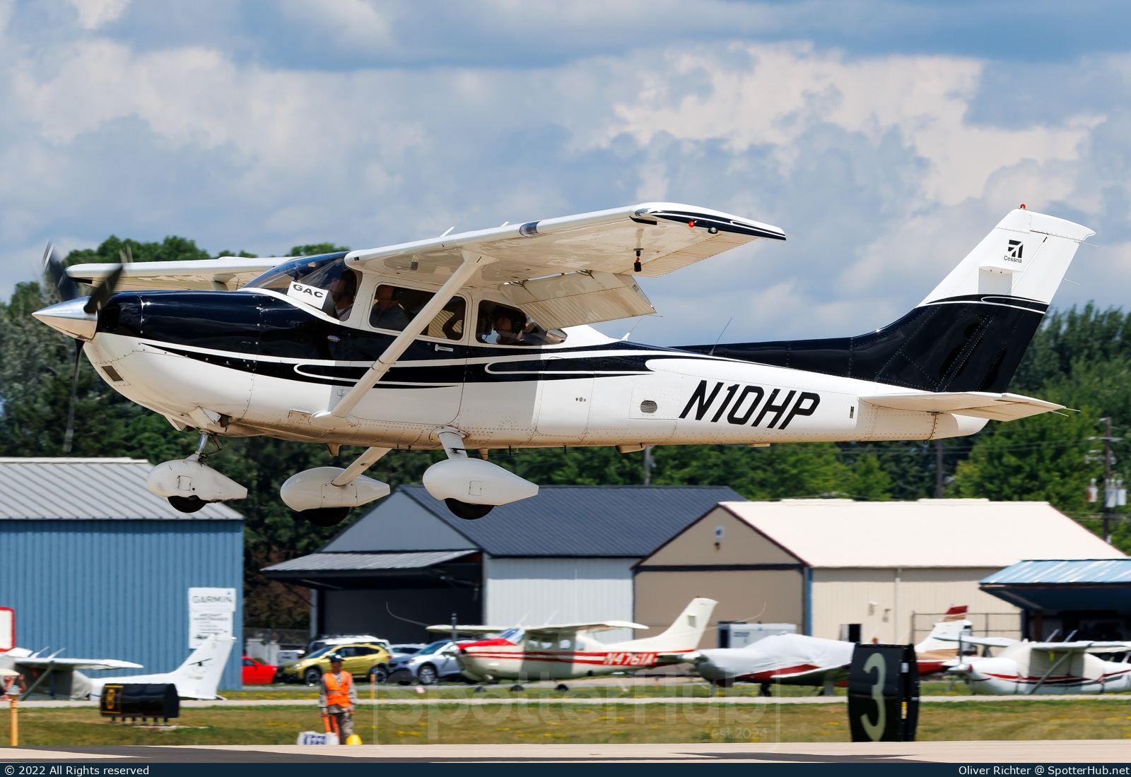 Photo of N10HP - Cessna 182T Skylane operated by Oklahoma Airmen Flying Club