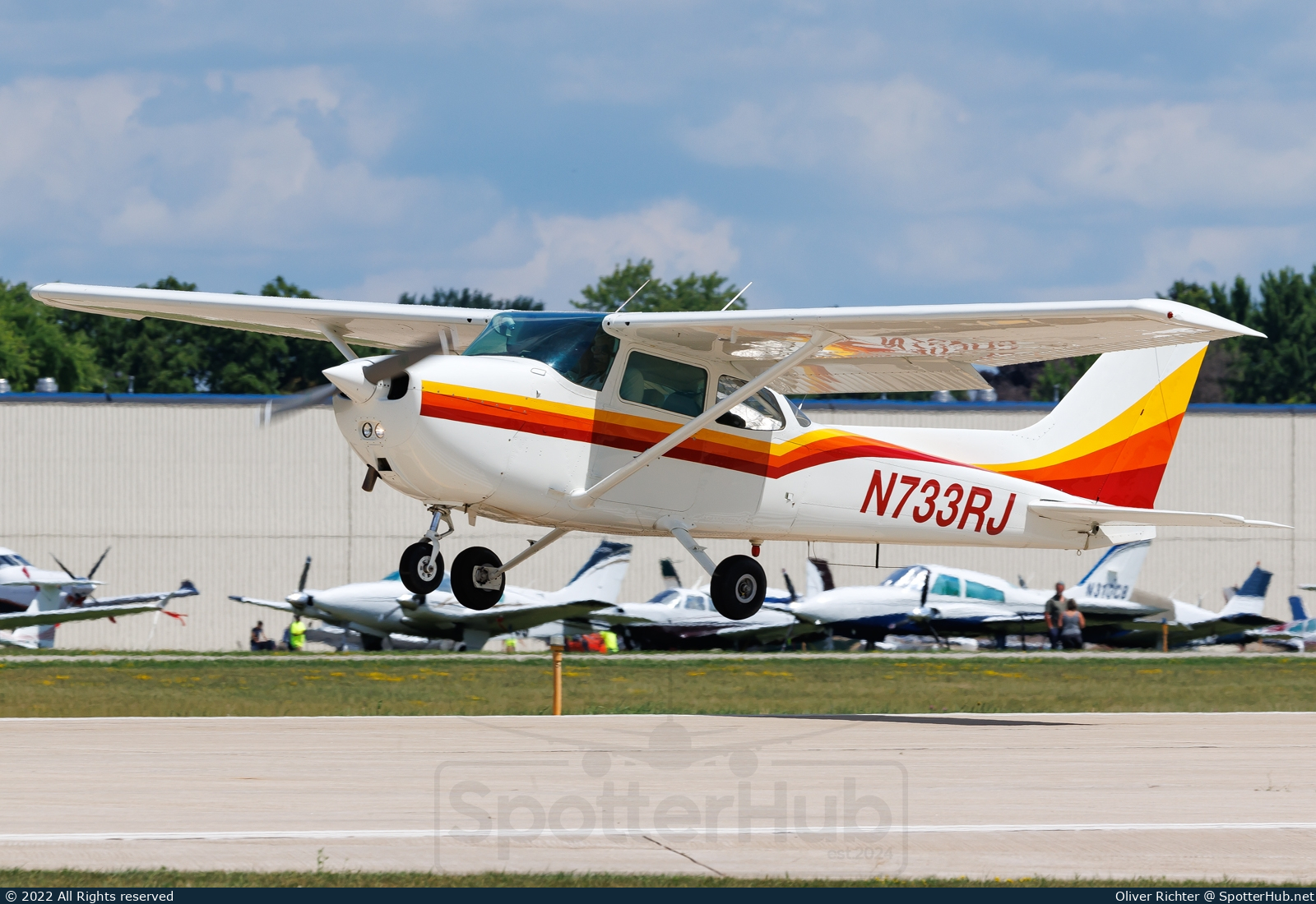 Photo of N733RJ - Cessna 172N Skyhawk operated by Private