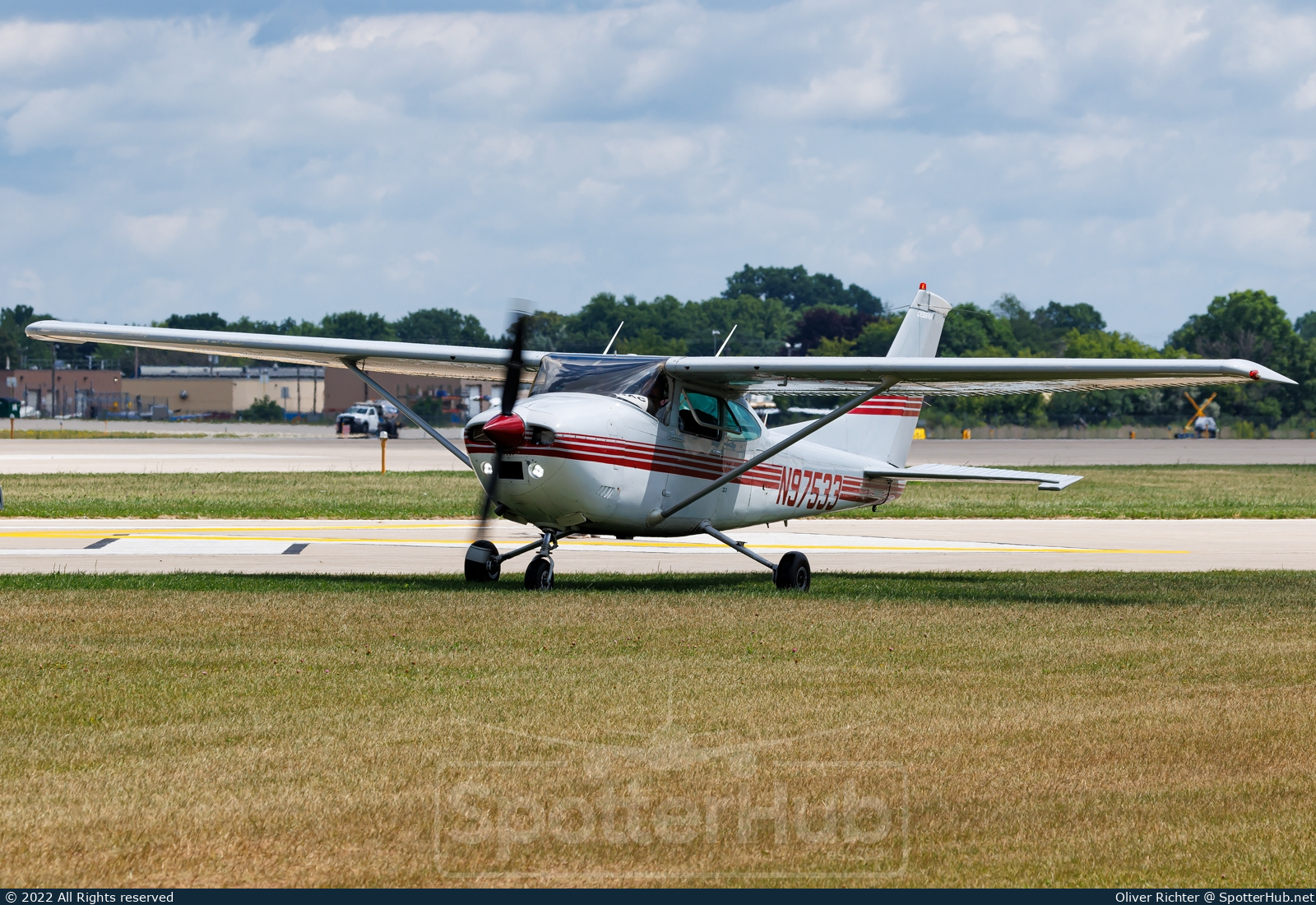 Photo of N97533 - Cessna 182Q Skylane operated by API Associated Pilots Inc.