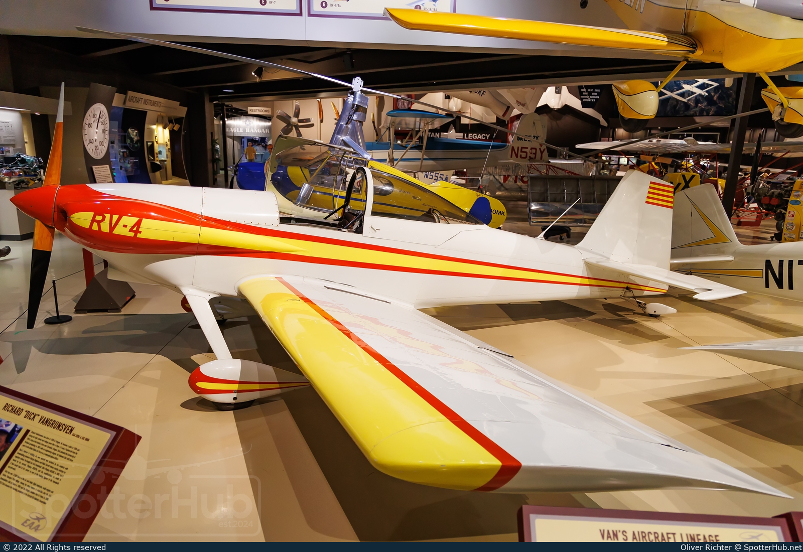 Photo of N14RV - Vans RV-4 operated by EAA Experimental Aircraft Association