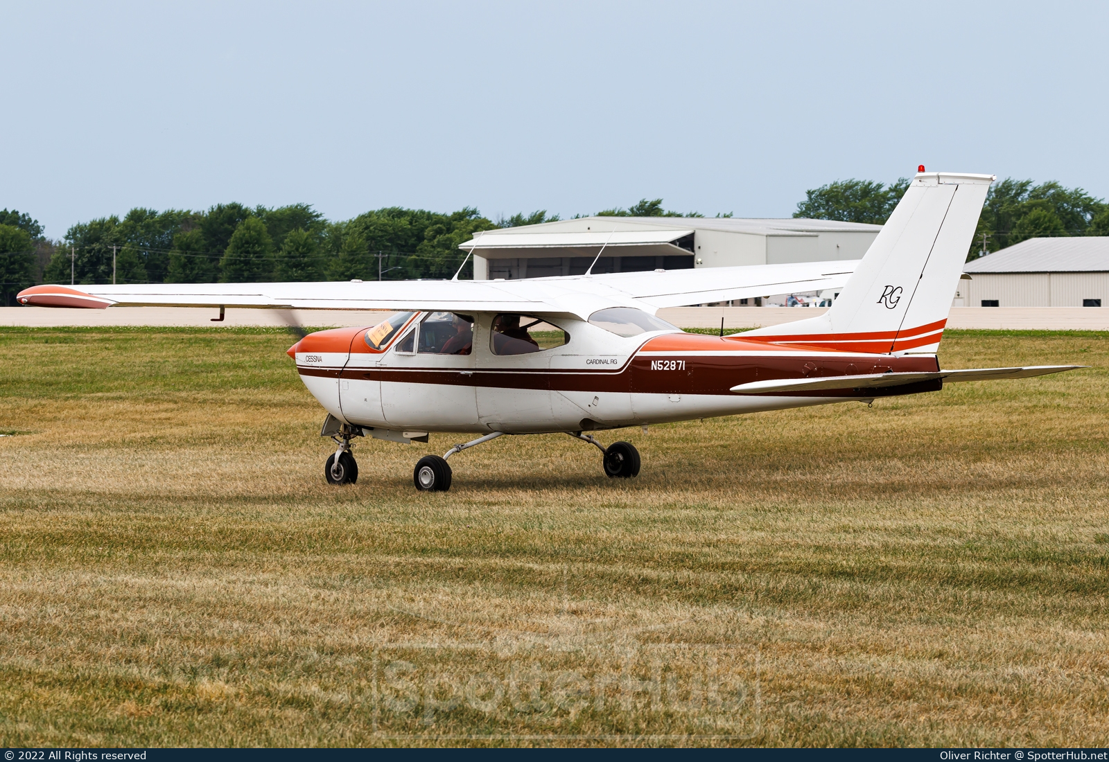 Photo of N52871 - Cessna 177RG Cardinal RG operated by Private
