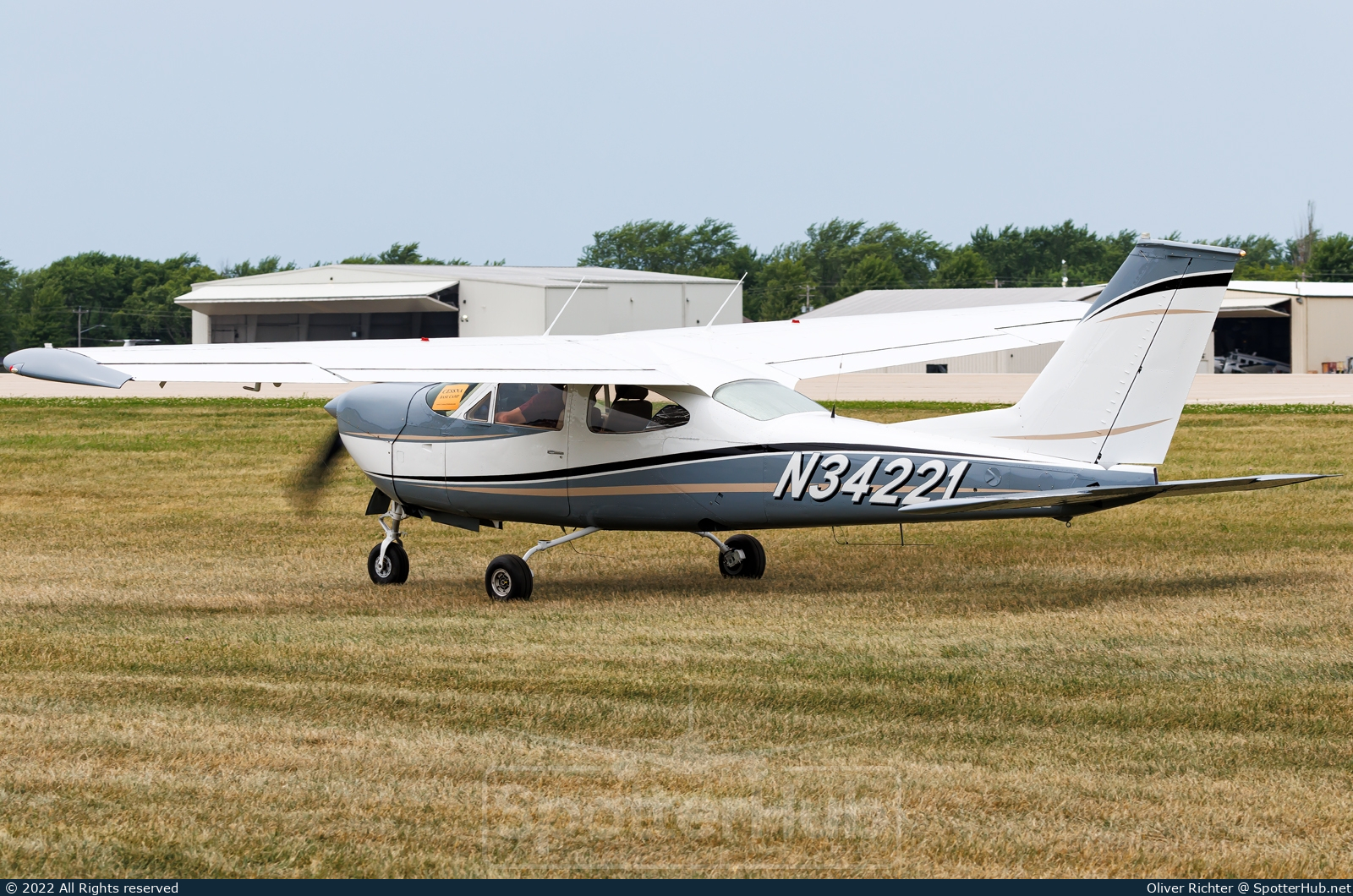 Photo of N34221 - Cessna 177RG Cardinal RG operated by Private