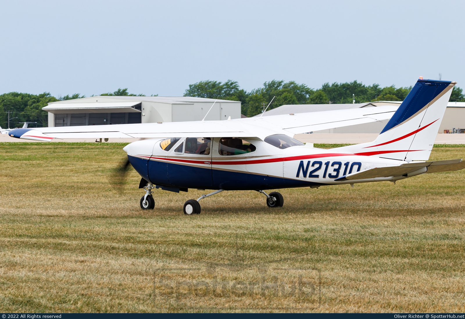 Photo of N2131Q - Cessna 177RG Cardinal RG operated by Private