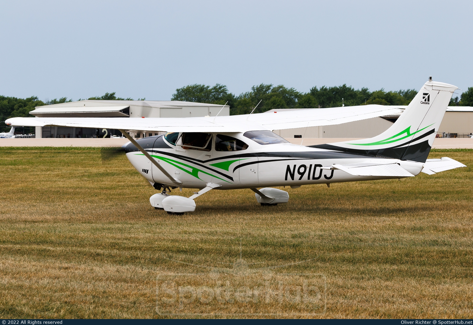 Photo of N91DJ - Cessna 182P Skylane operated by Private