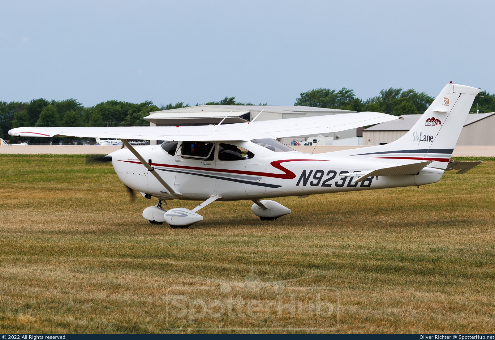 Photo of N923DB - Cessna 182T Skylane operated by Private