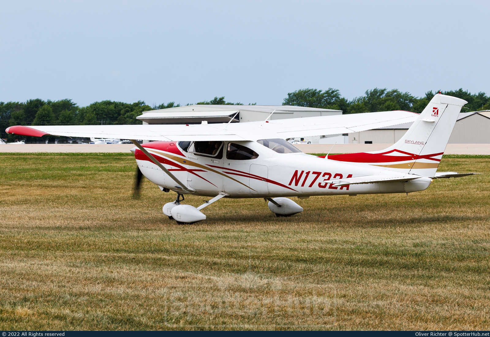 Photo of N1732A - Cessna 182T Skylane operated by Mid Island Flight School