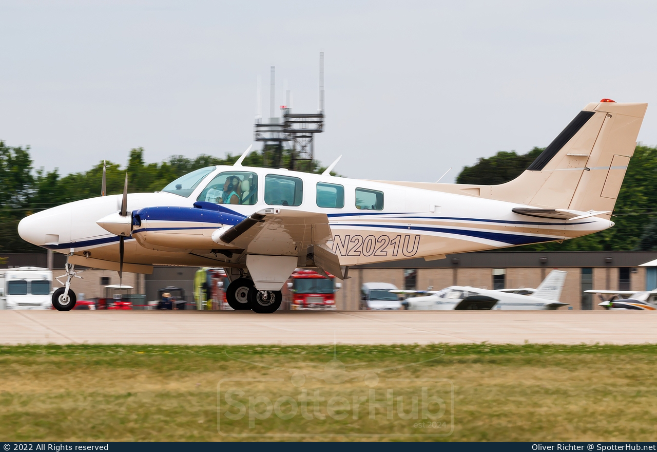 Photo of N2021U - Beechcraft 58 Baron operated by Private