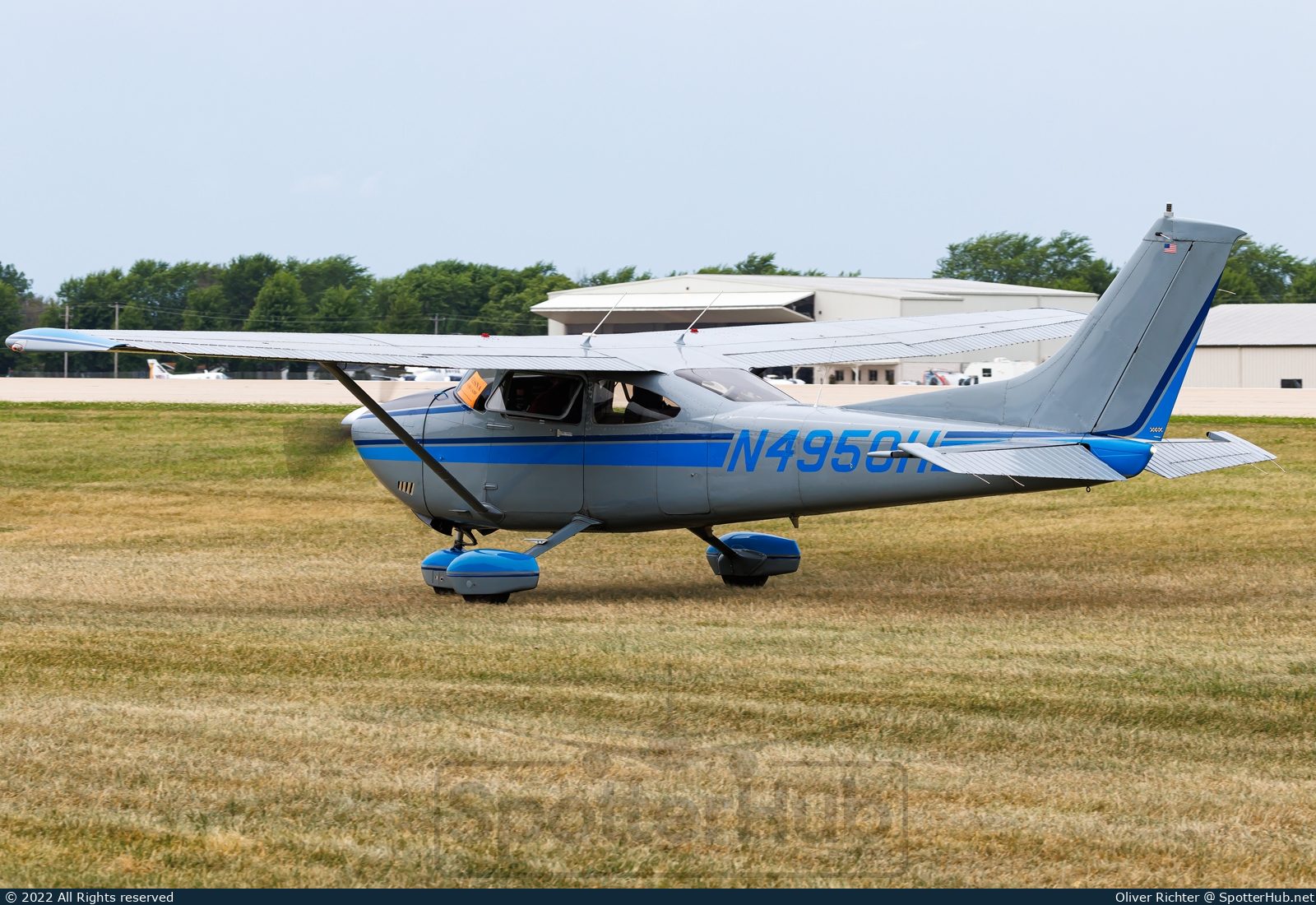 Photo of N4950H - Cessna 182R Skylane operated by Private