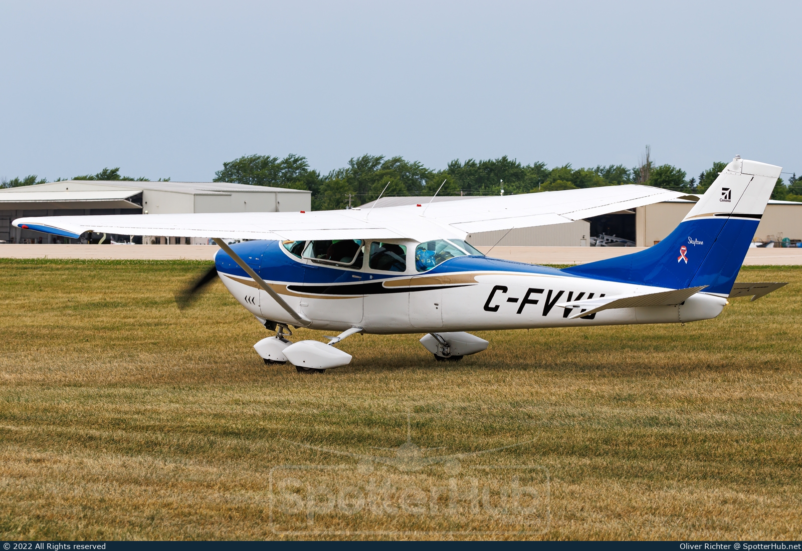 Photo of C-FVVU - Cessna 182E Skylane operated by Private