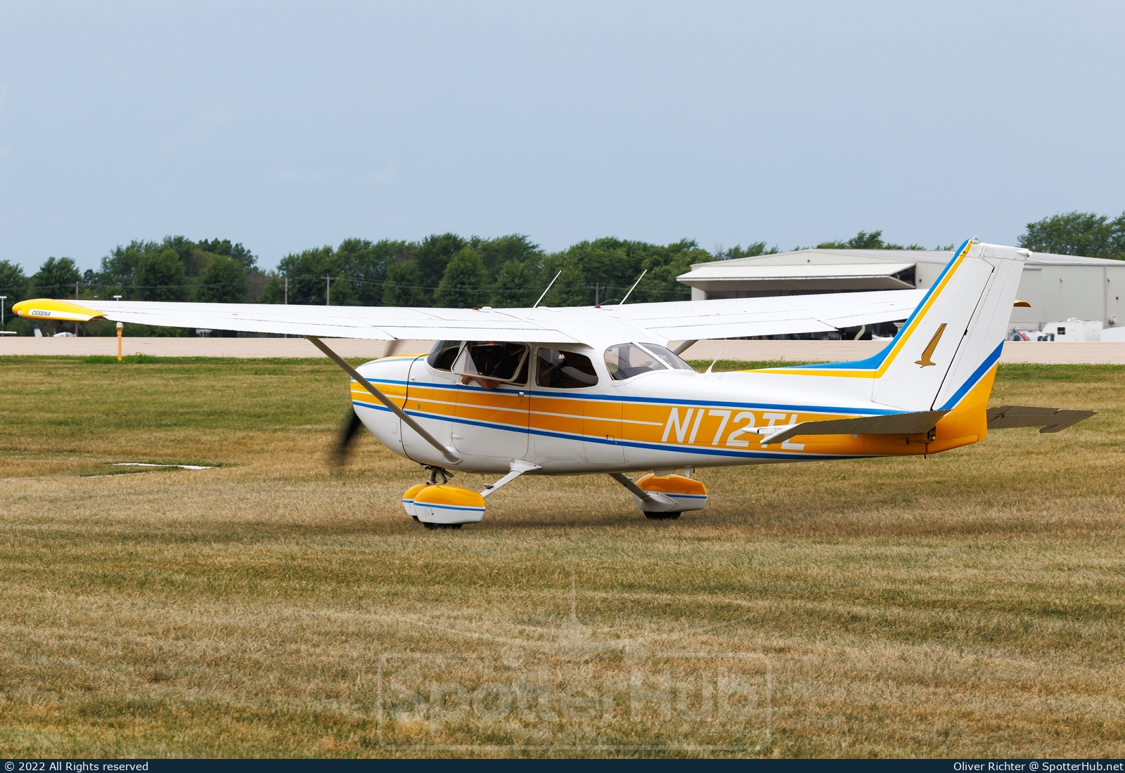Photo of N172TL - Cessna 172N Skyhawk operated by Private