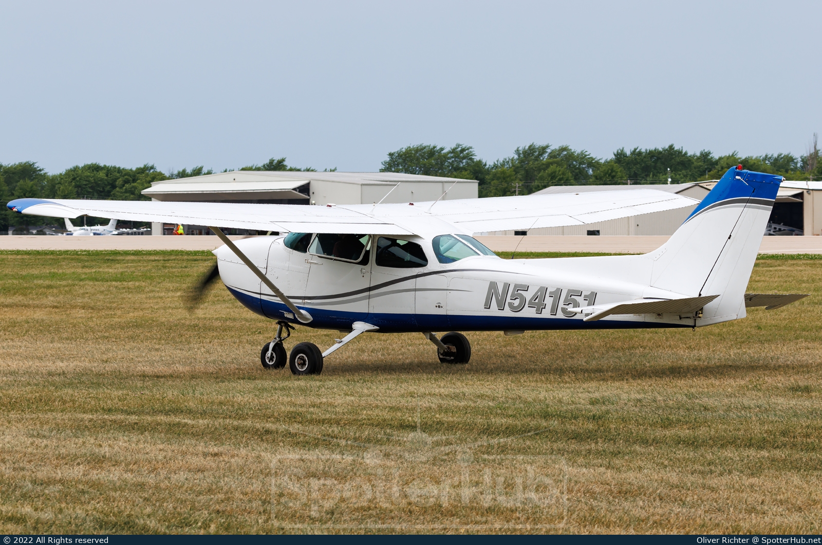 Photo of N54151 - Cessna 172P Skyhawk operated by Silver City Flying Club