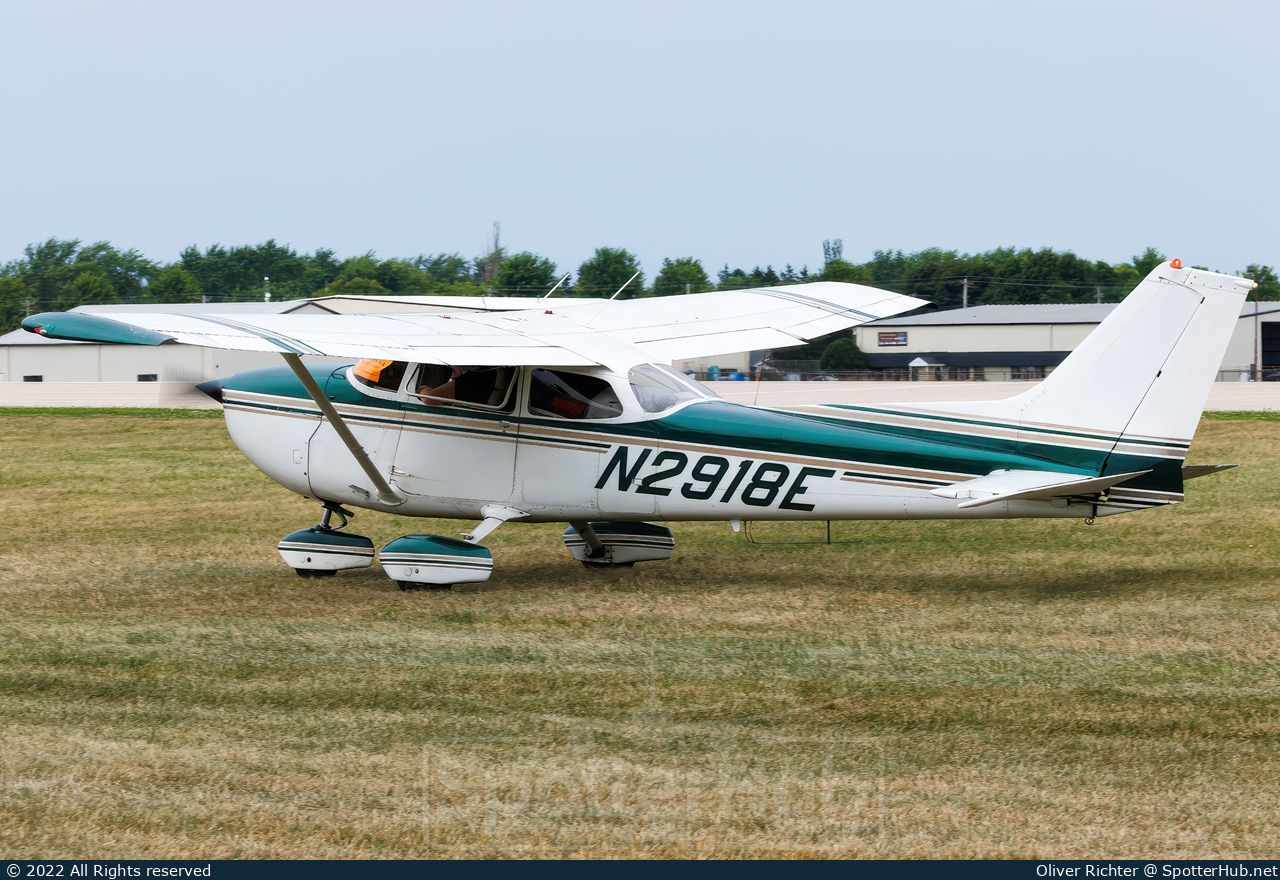 Photo of N2918E - Cessna 172N Skyhawk operated by Del-Penn Flyers