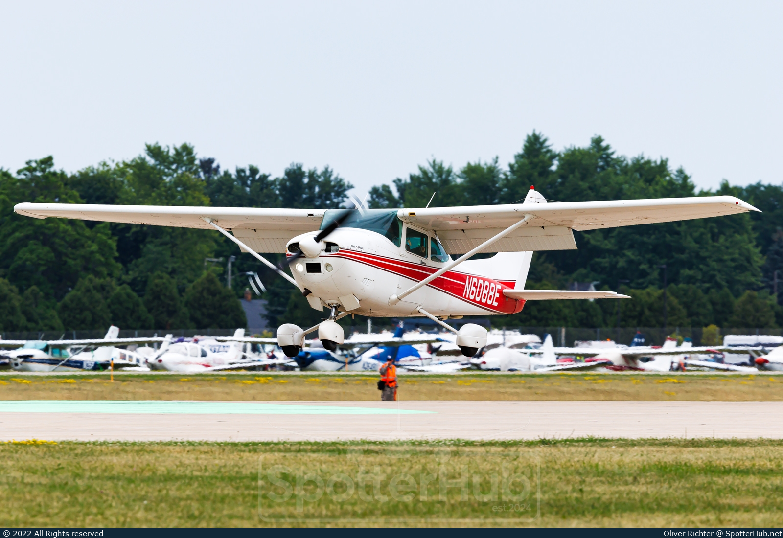 Photo of N6088E - Cessna 182R Skylane operated by Private