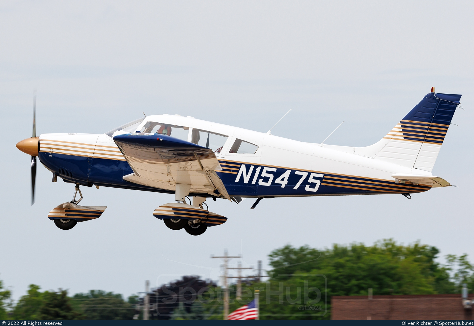 Photo of N15475 - Piper PA-28-235 Cherokee Pathfinder operated by Private