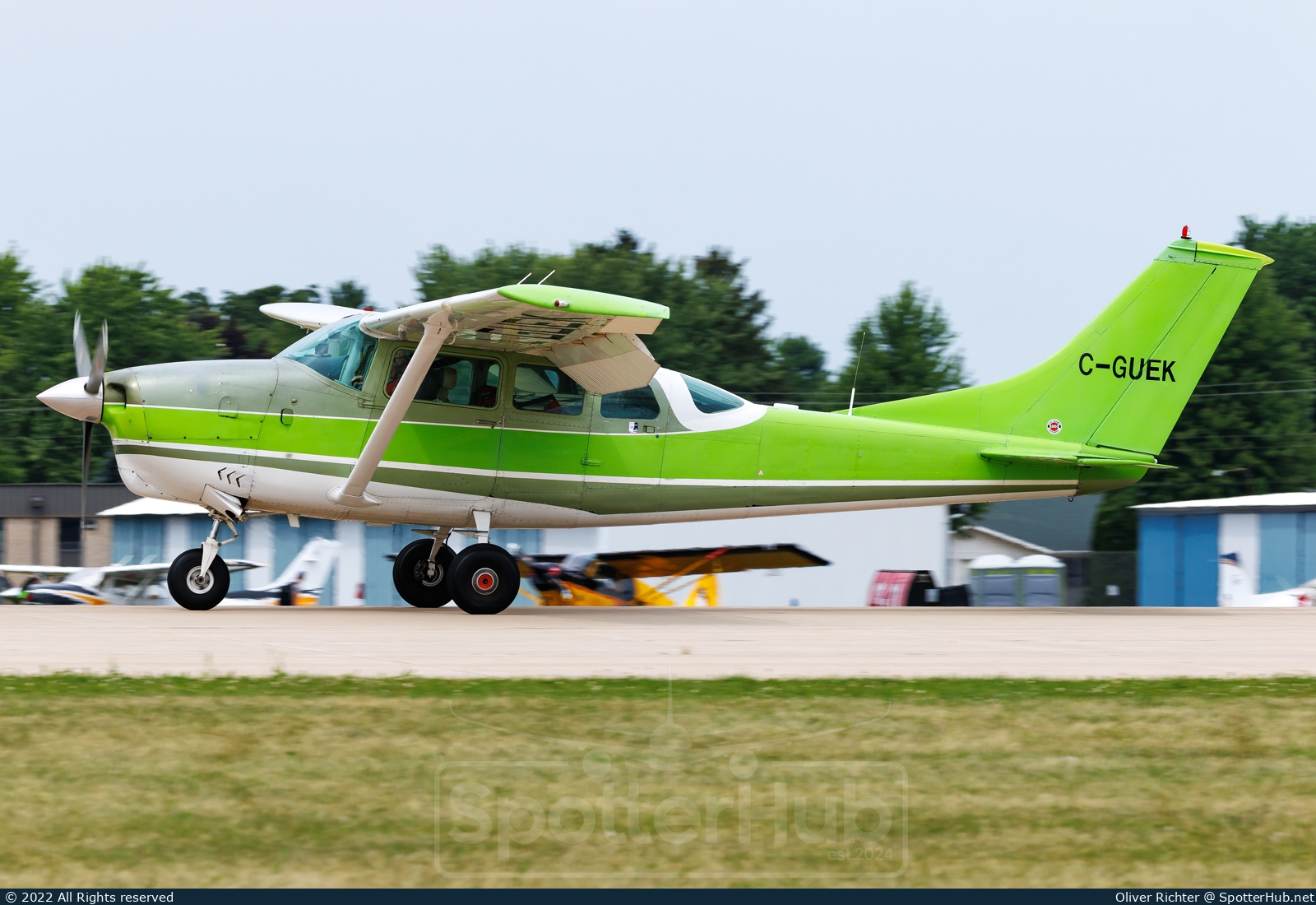 Photo of C-GUEK - Cessna P206D Super Skylane operated by Private