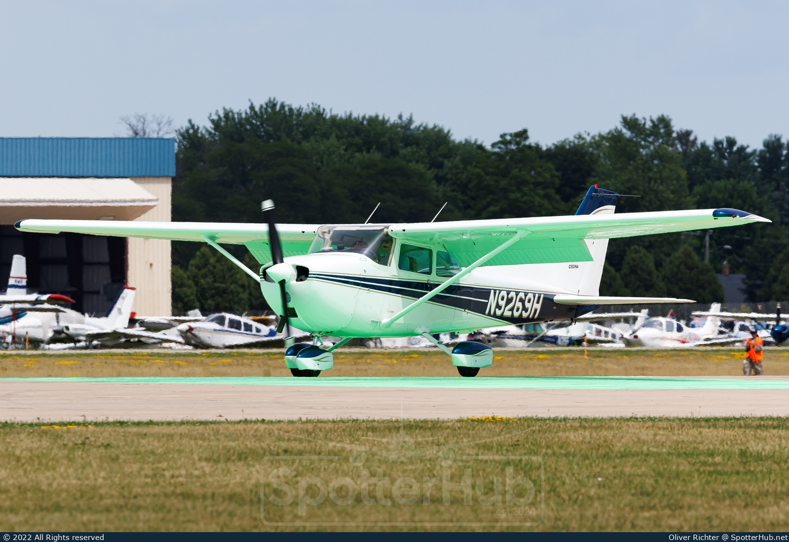 Photo of N9269H - Cessna 172M Skyhawk operated by Private