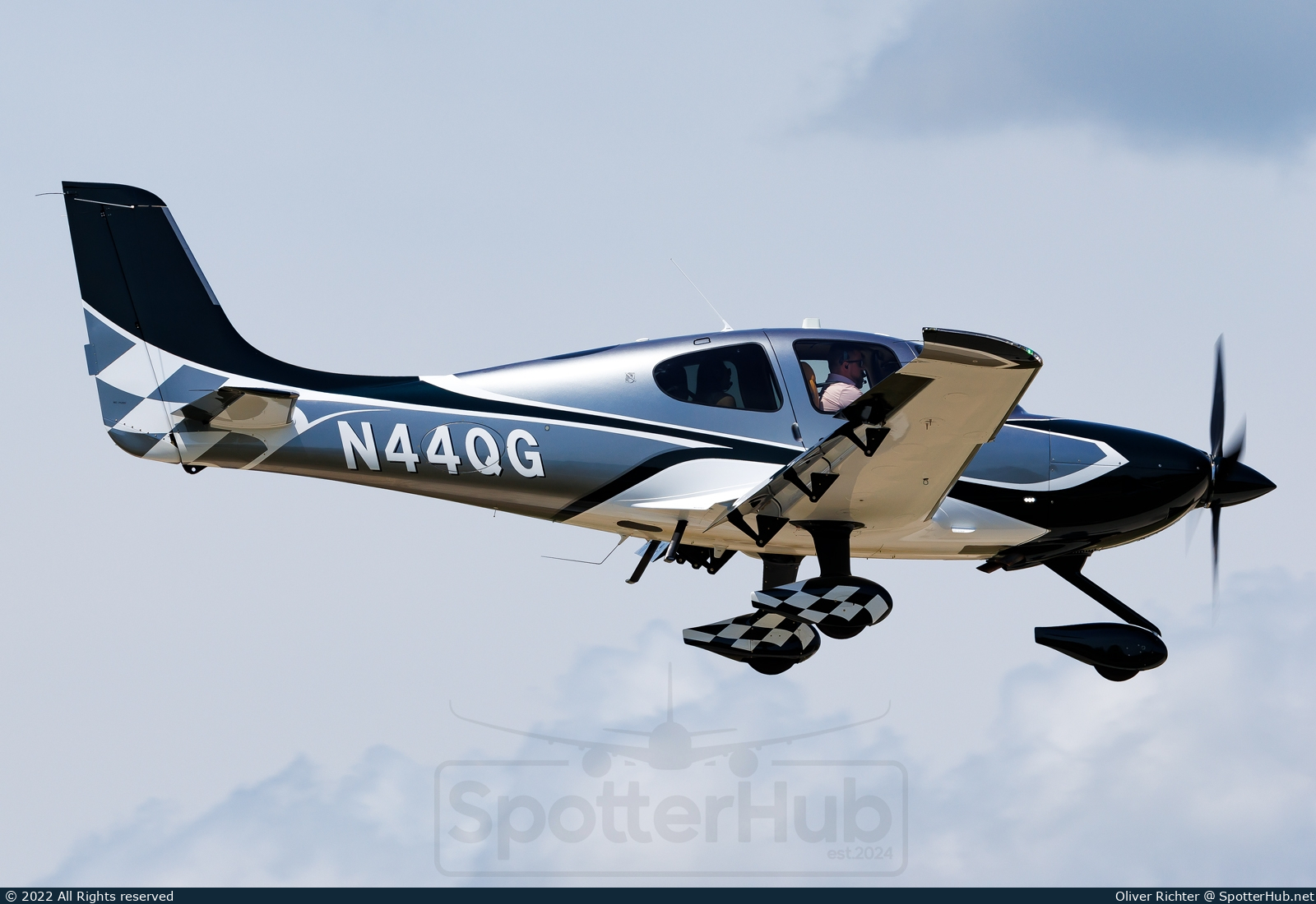 Photo of N44QG - Cirrus SR22T G6 operated by Private