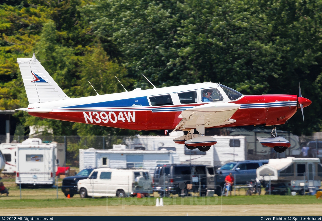 Photo of N3904W - Piper PA-32-260 Cherokee Six operated by Private