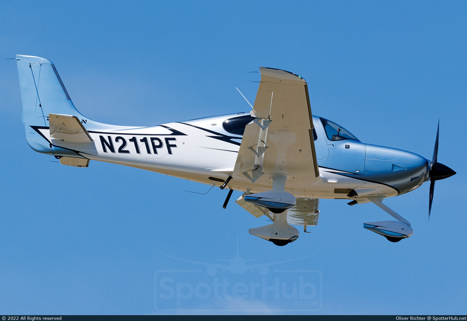 Photo of N211PF - Cirrus SR22T G7 GTS operated by Private