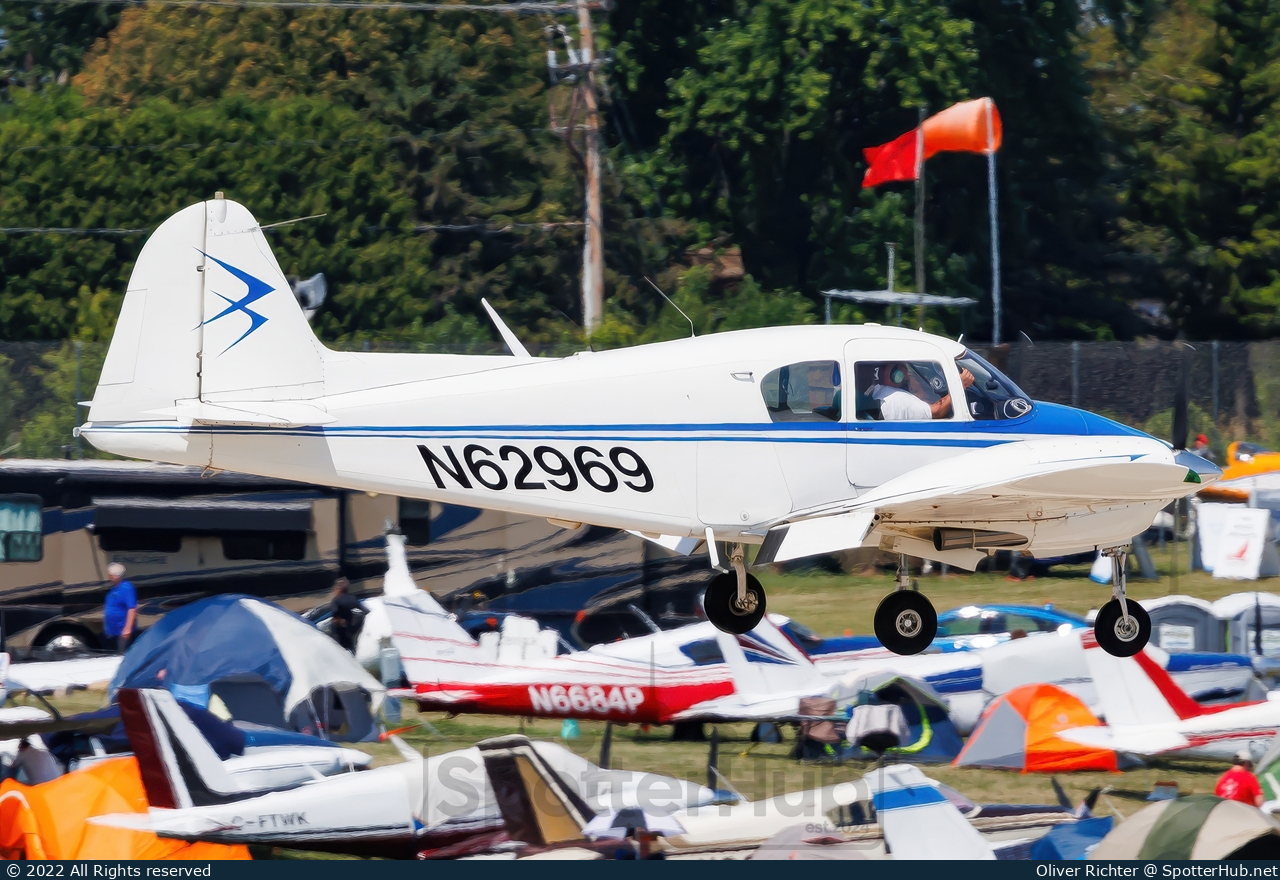 Photo of N62969 - Piper PA-23-150 Apache B operated by Private