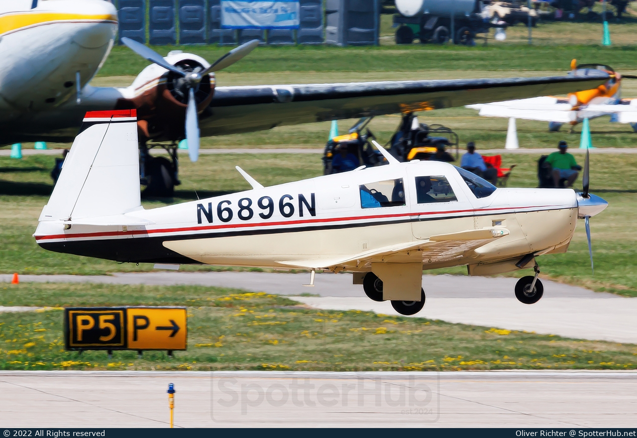 Photo of N6896N - Mooney M20C Mark 21 operated by Private