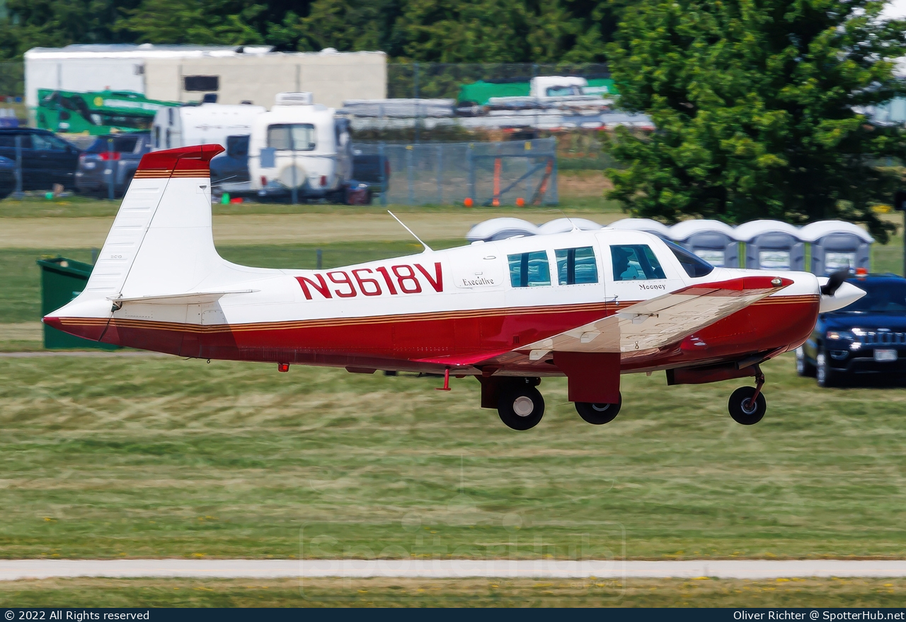 Photo of N9618V - Mooney M20F Executive operated by Private