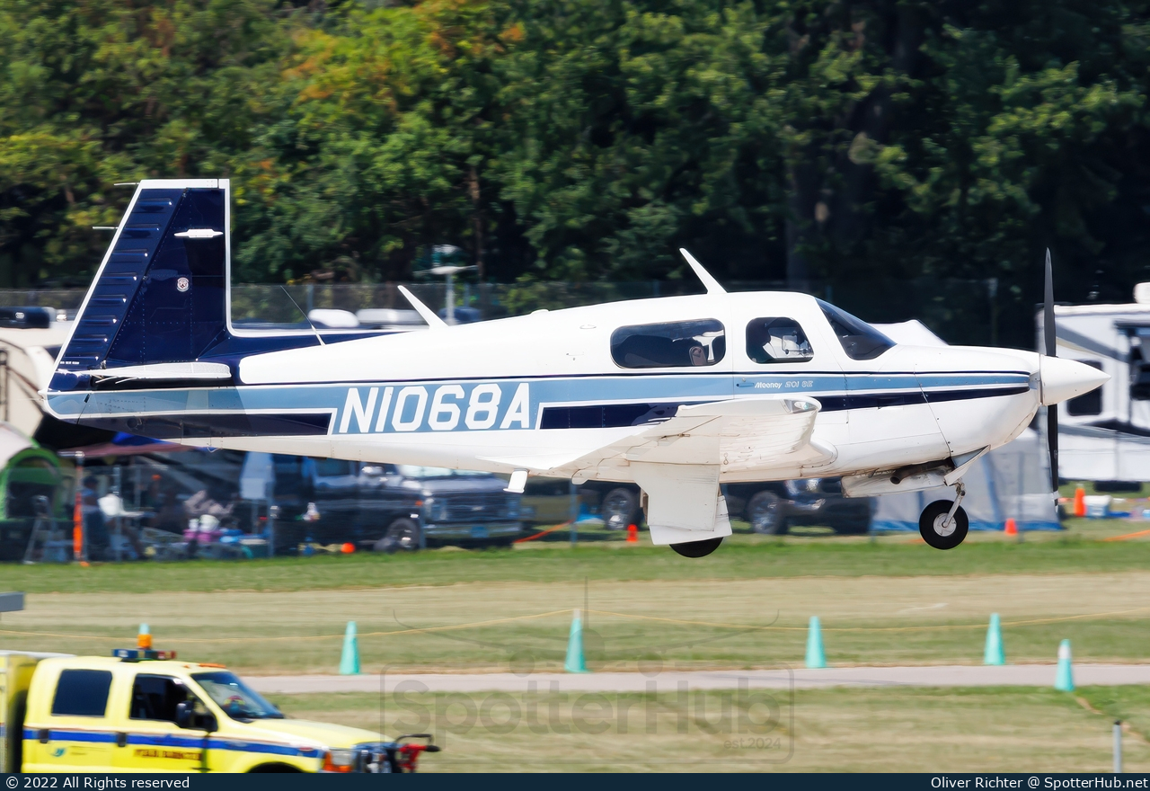 Photo of N1068A - Mooney M20J 201 operated by Private