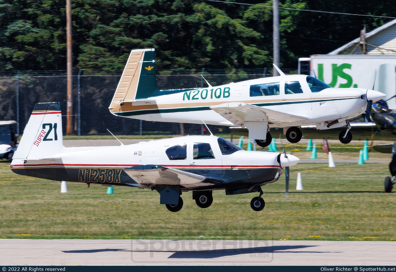 Photo of N1258X - Mooney M20E Super 21 operated by Private
