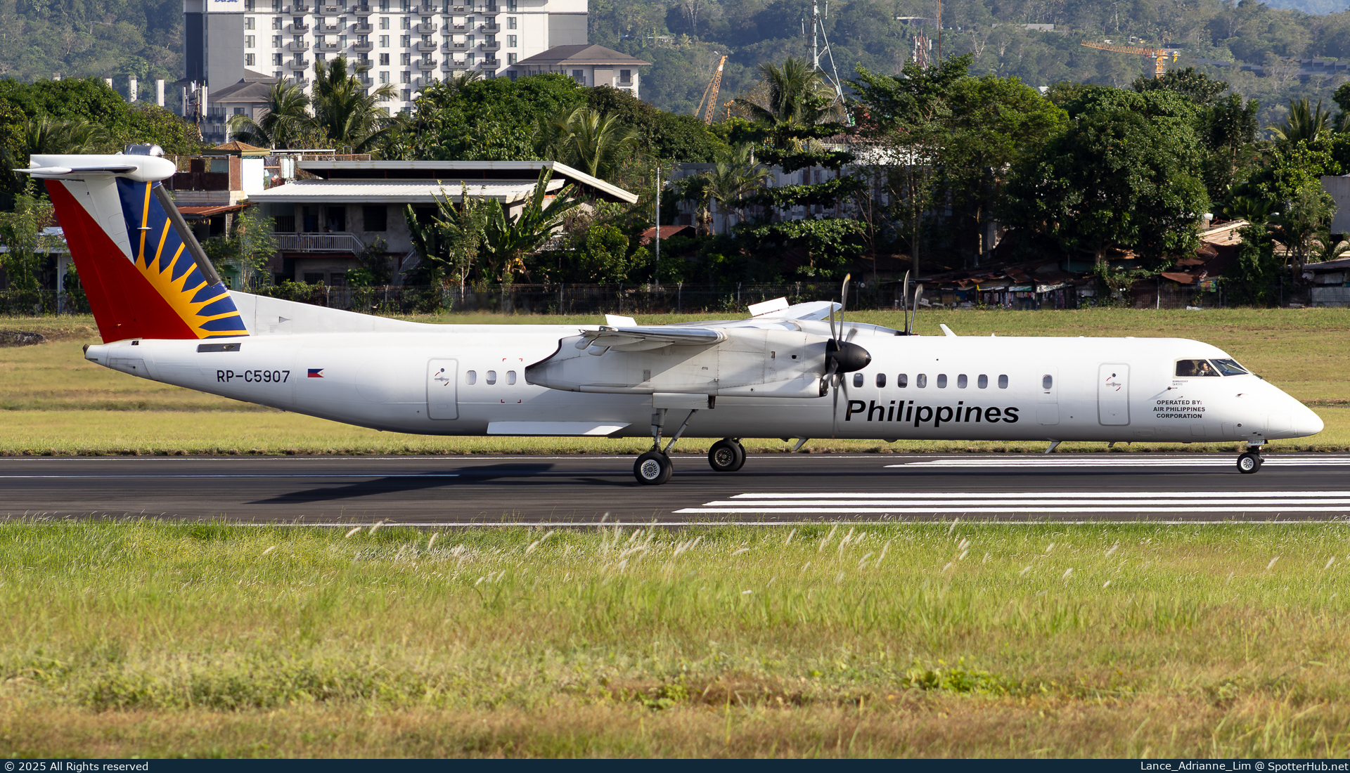 Photo of RP-C5907 - Bombardier DHC-8-402 Dash 8 Q400 operated by Philippine Airlines (opb PAL Express)