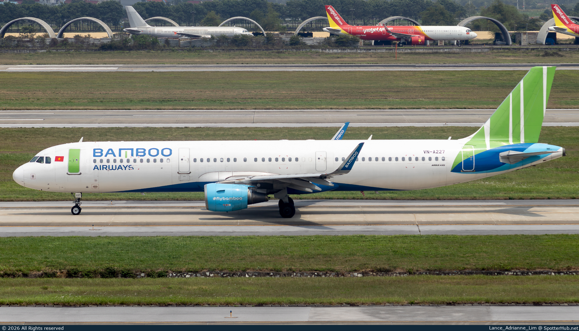 Photo of VN-A227 - Airbus A321-211 operated by Bamboo Airways