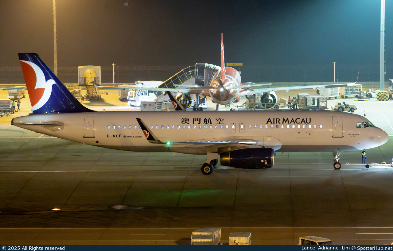 Photo of B-MCF - Airbus A320-232 operated by Air Macau