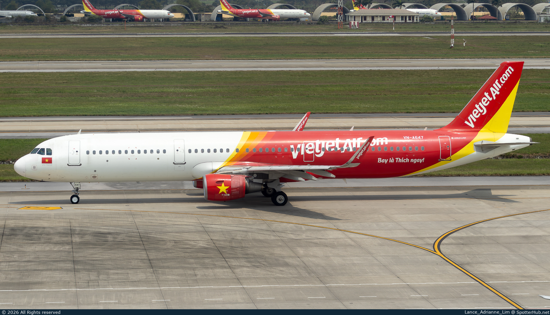 Photo of VN-A647 - Airbus A321-211 operated by VietJet Air