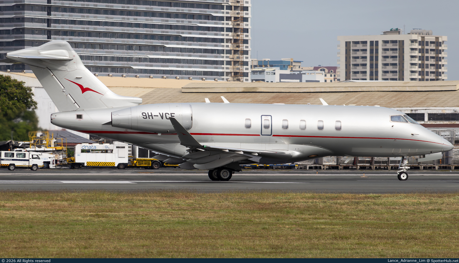 Photo of 9H-VCE - Bombardier Challenger 350 operated by VistaJet