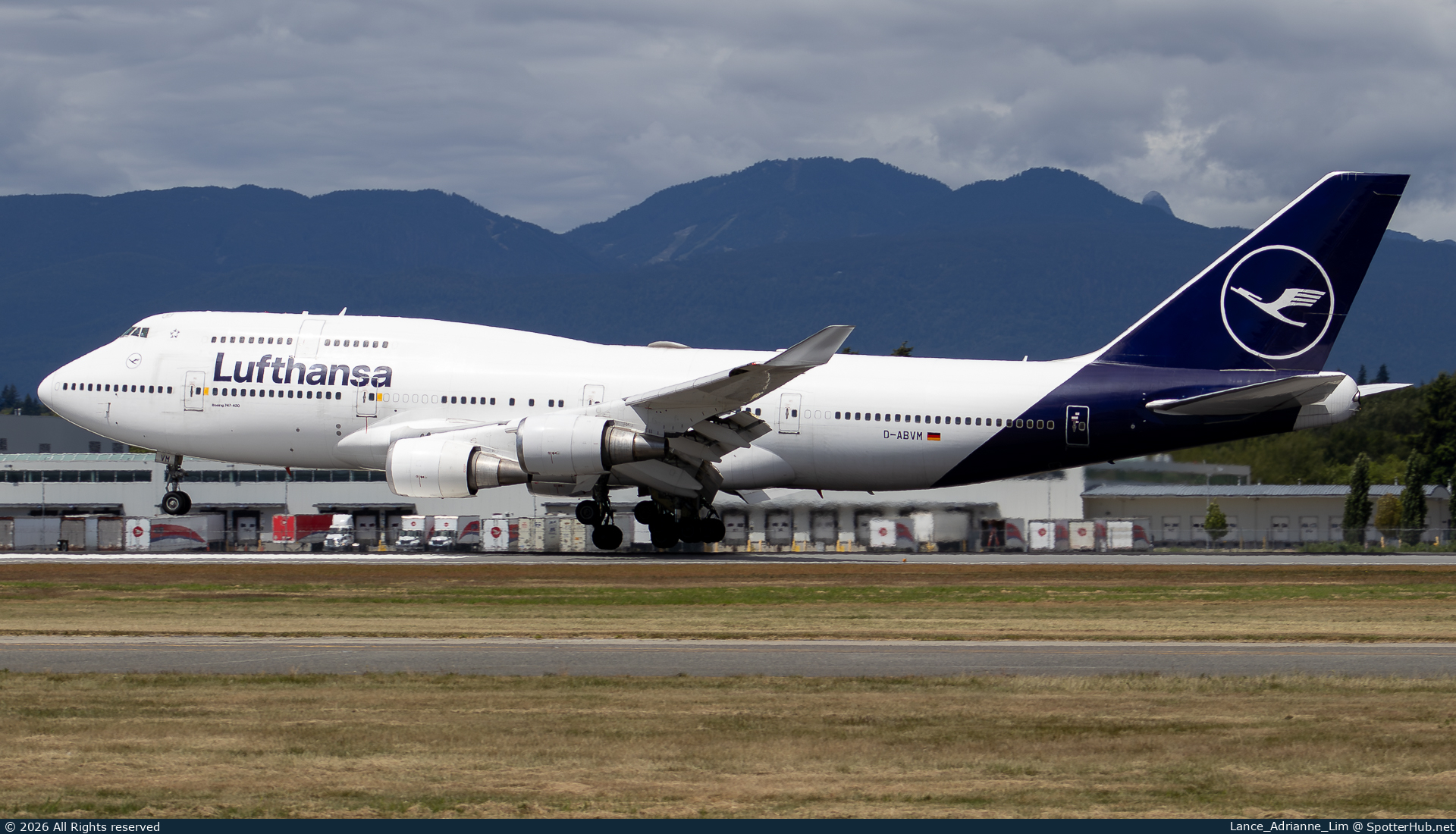 Photo of D-ABVM - Boeing 747-430 operated by Lufthansa