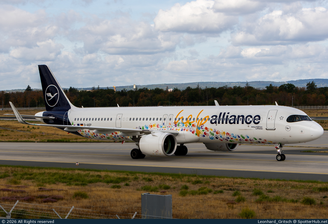 Photo of D-AIEP - Airbus A321-271NX operated by Lufthansa
