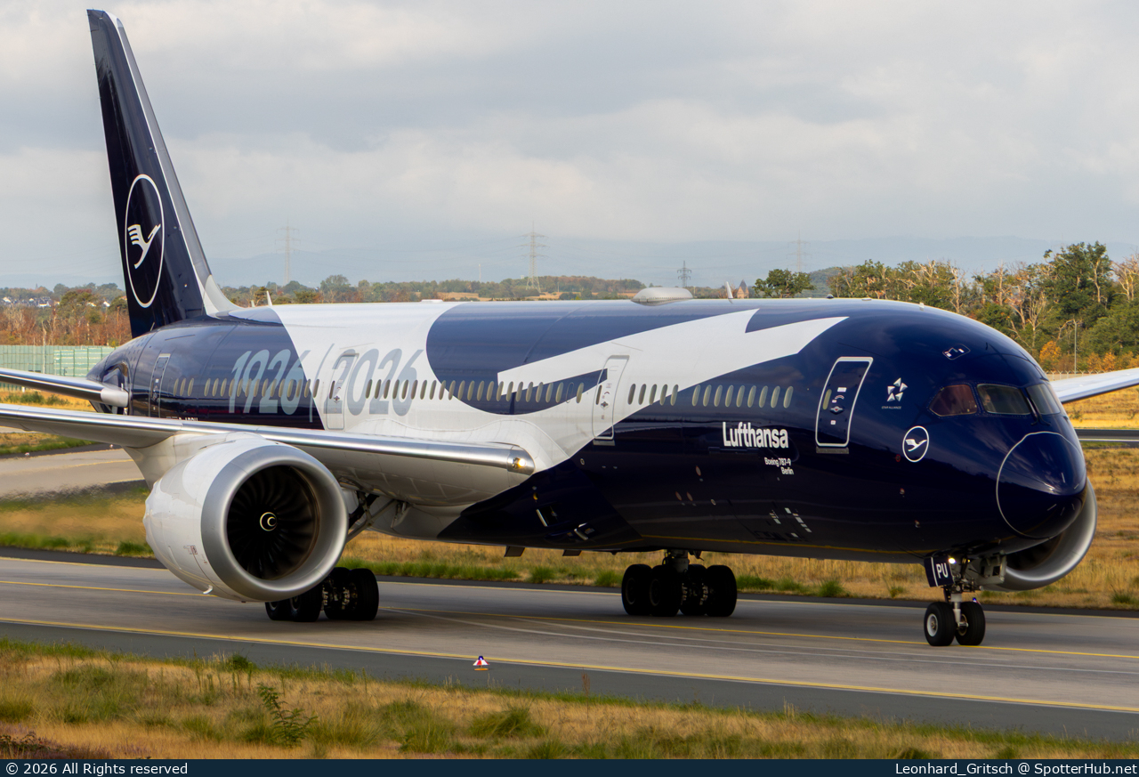 Photo of D-ABPU - Boeing 787-9 Dreamliner operated by Lufthansa
