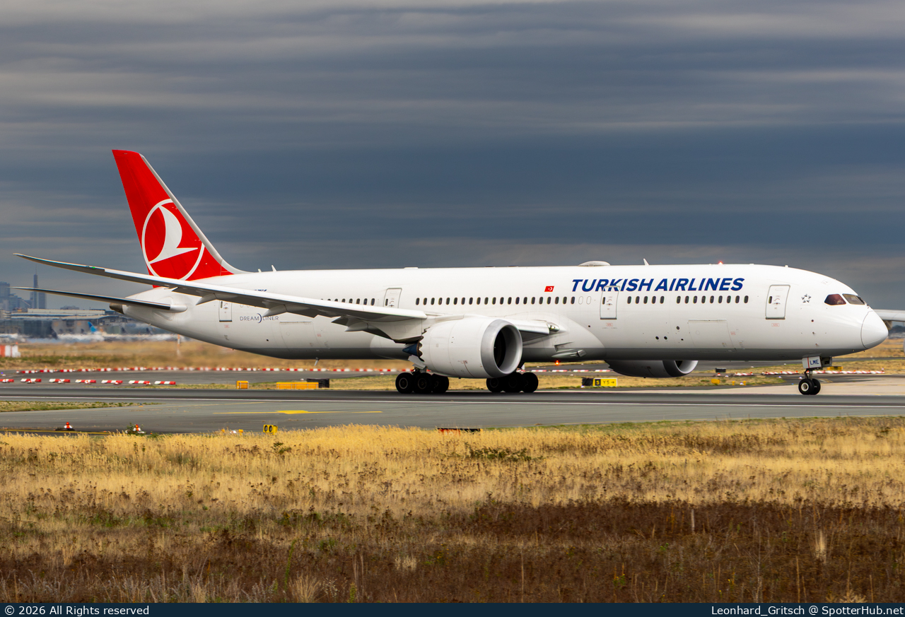Photo of TC-LME - Boeing 787-9 Dreamliner operated by Turkish Airlines
