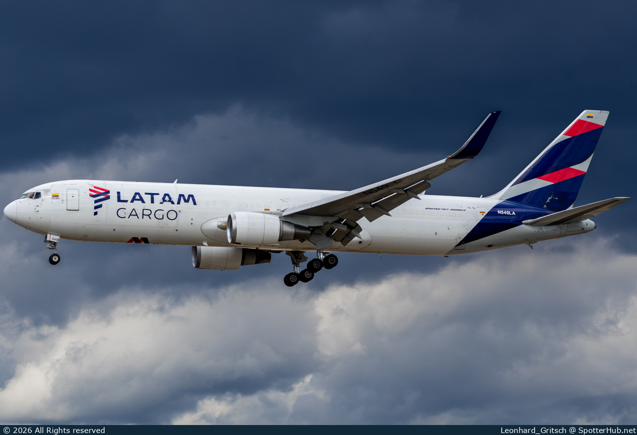 Photo of N540LA - Boeing 767-316(ER)(BCF) operated by LATAM Cargo Colombia