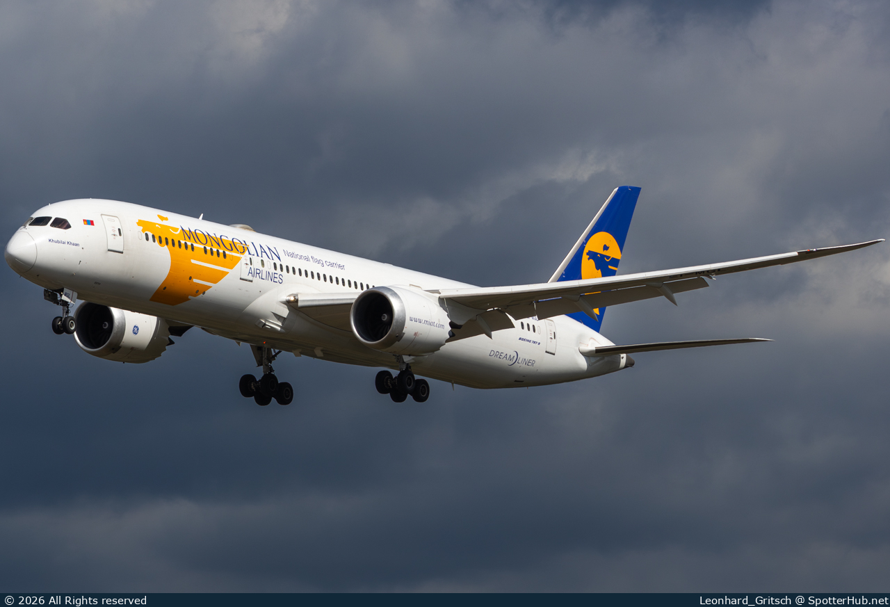 Photo of EI-MGL - Boeing 787-9 Dreamliner operated by MIAT Mongolian Airlines