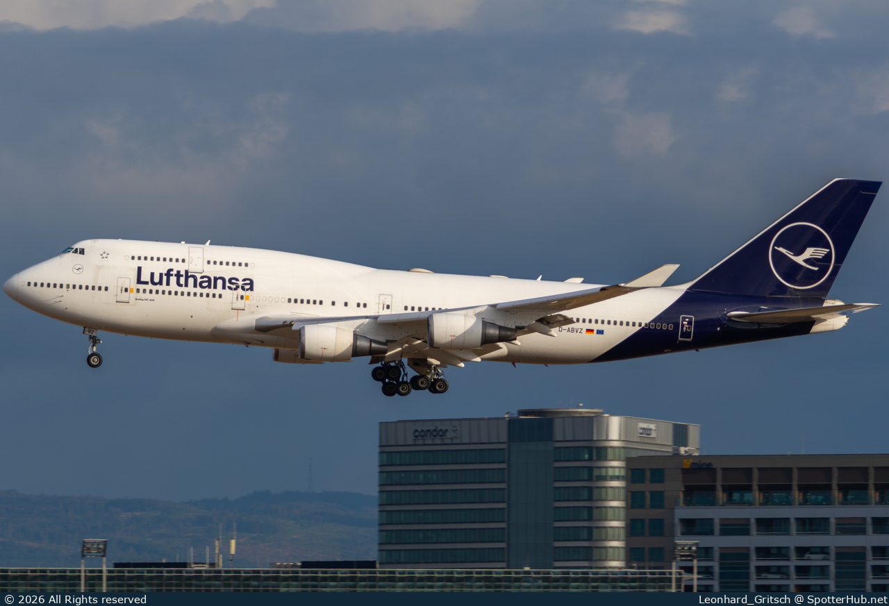 Photo of D-ABVZ - Boeing 747-430 operated by Lufthansa