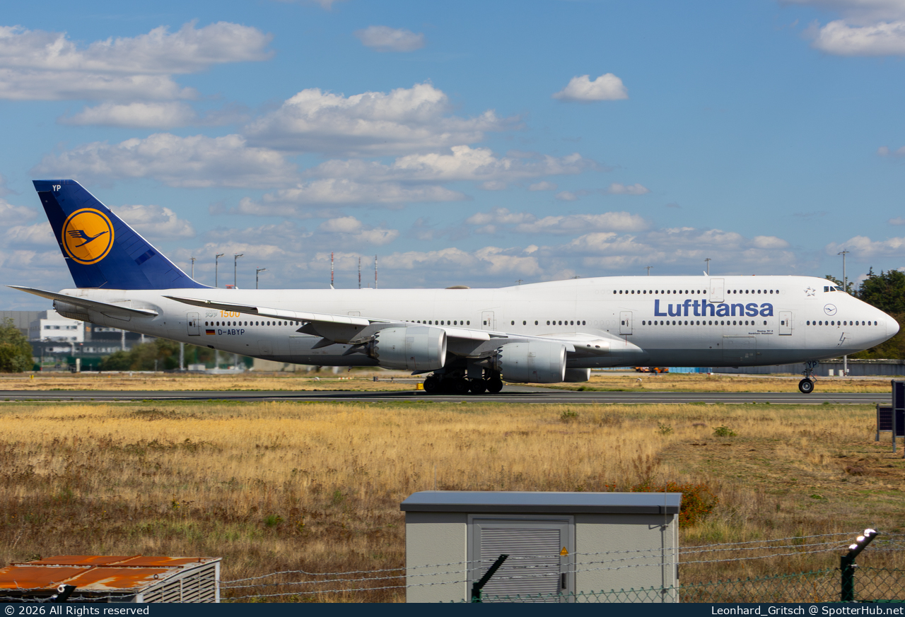 Photo of D-ABYP - Boeing 747-830 operated by Lufthansa