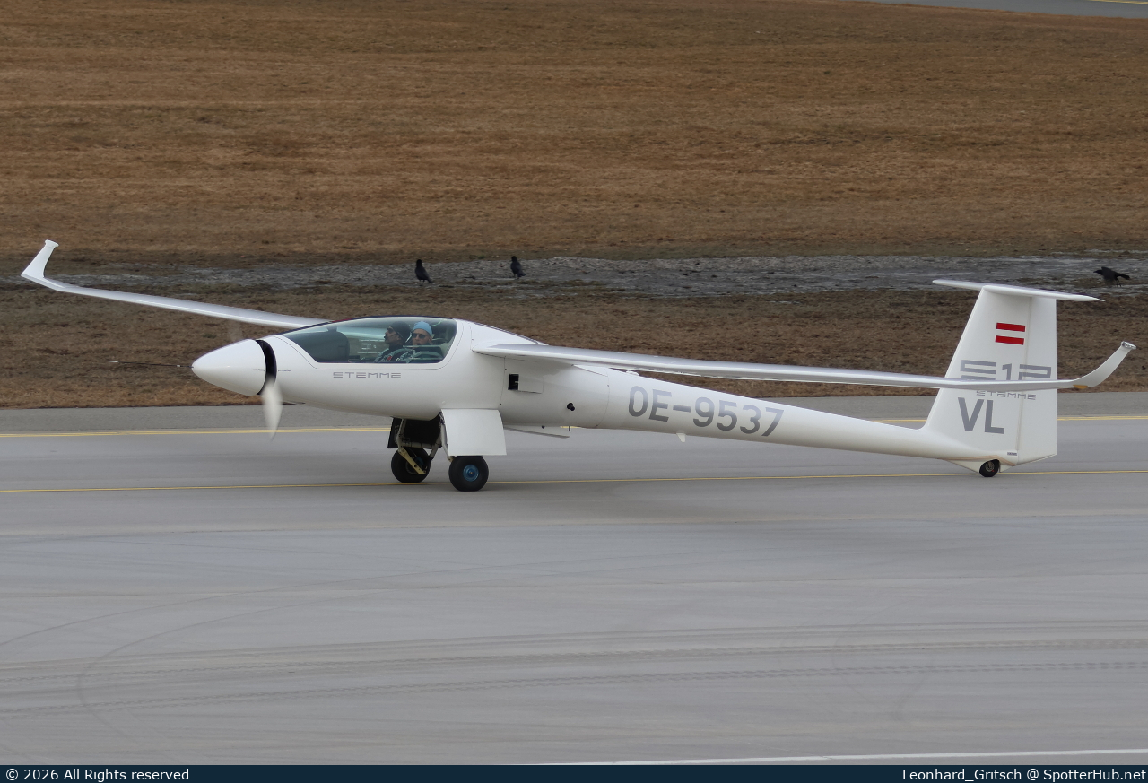 Photo of OE-9537 - Stemme S12-G operated by Private
