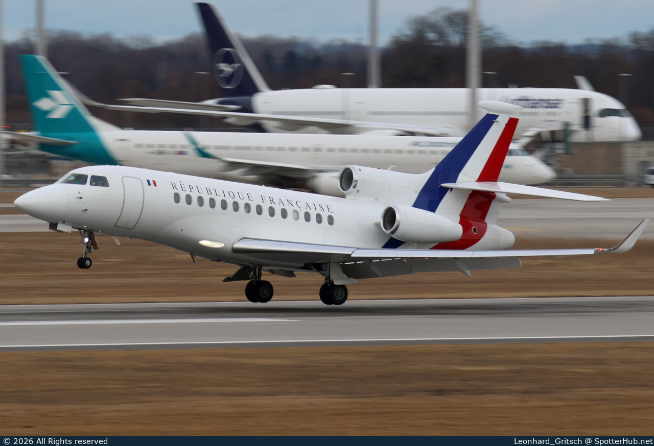 Photo of F-RAFB - Dassault Falcon 7X operated by Government of France