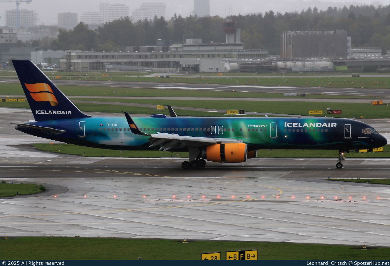Photo of TF-FIU - Boeing 757-256 operated by Icelandair
