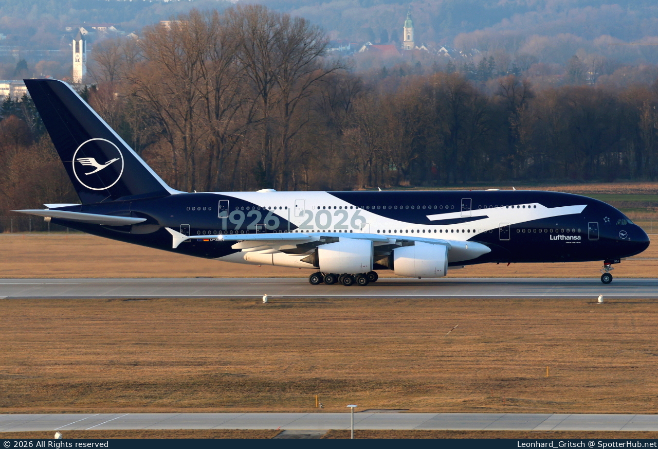 Photo of D-AIMH - Airbus A380-841 operated by Lufthansa