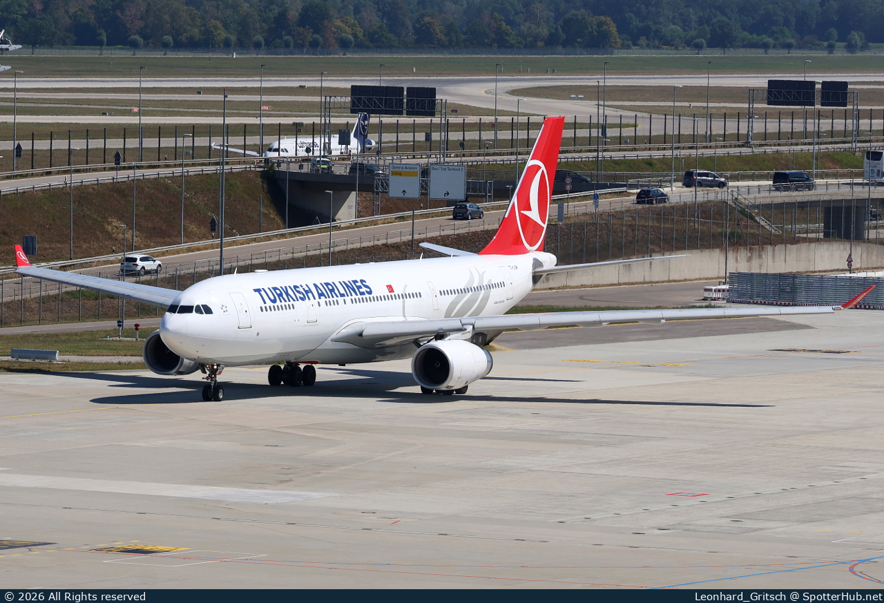 Photo of TC-LOM - Airbus A330-243 operated by Turkish Airlines