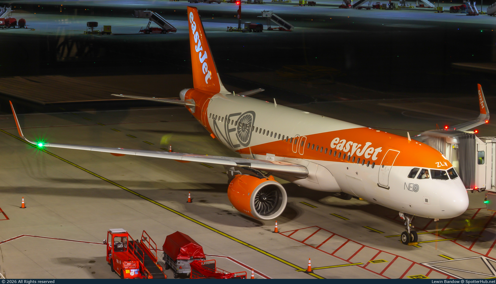Photo of G-UZLW - Airbus A320-251N operated by easyJet