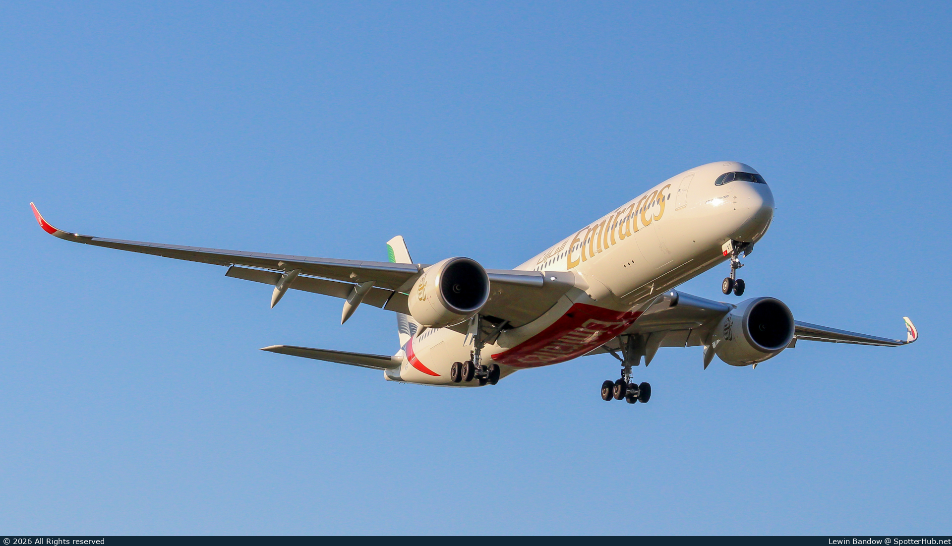 Photo of A6-EXT - Airbus A350-941 operated by Emirates