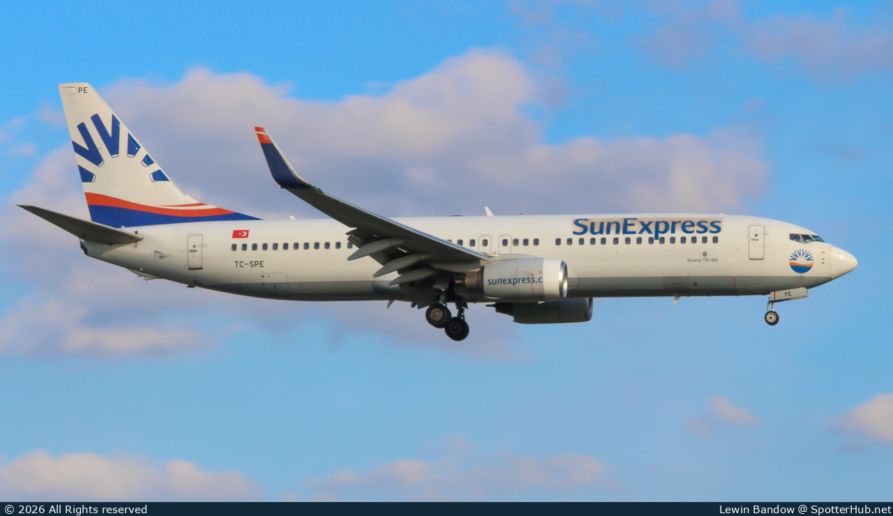 Photo of TC-SPE - Boeing 737-8HC operated by SunExpress