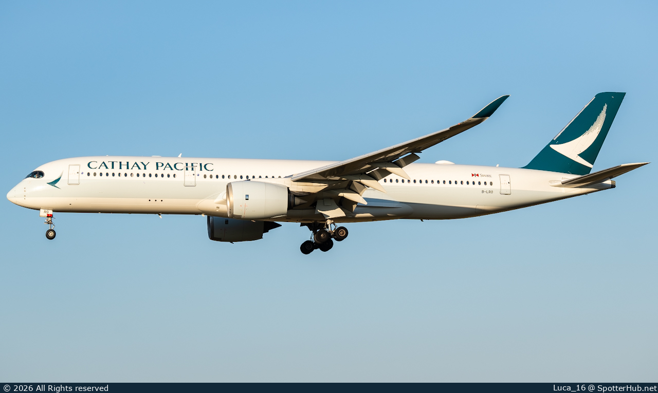 Photo of B-LRO - Airbus A350-941 operated by Cathay Pacific Airways